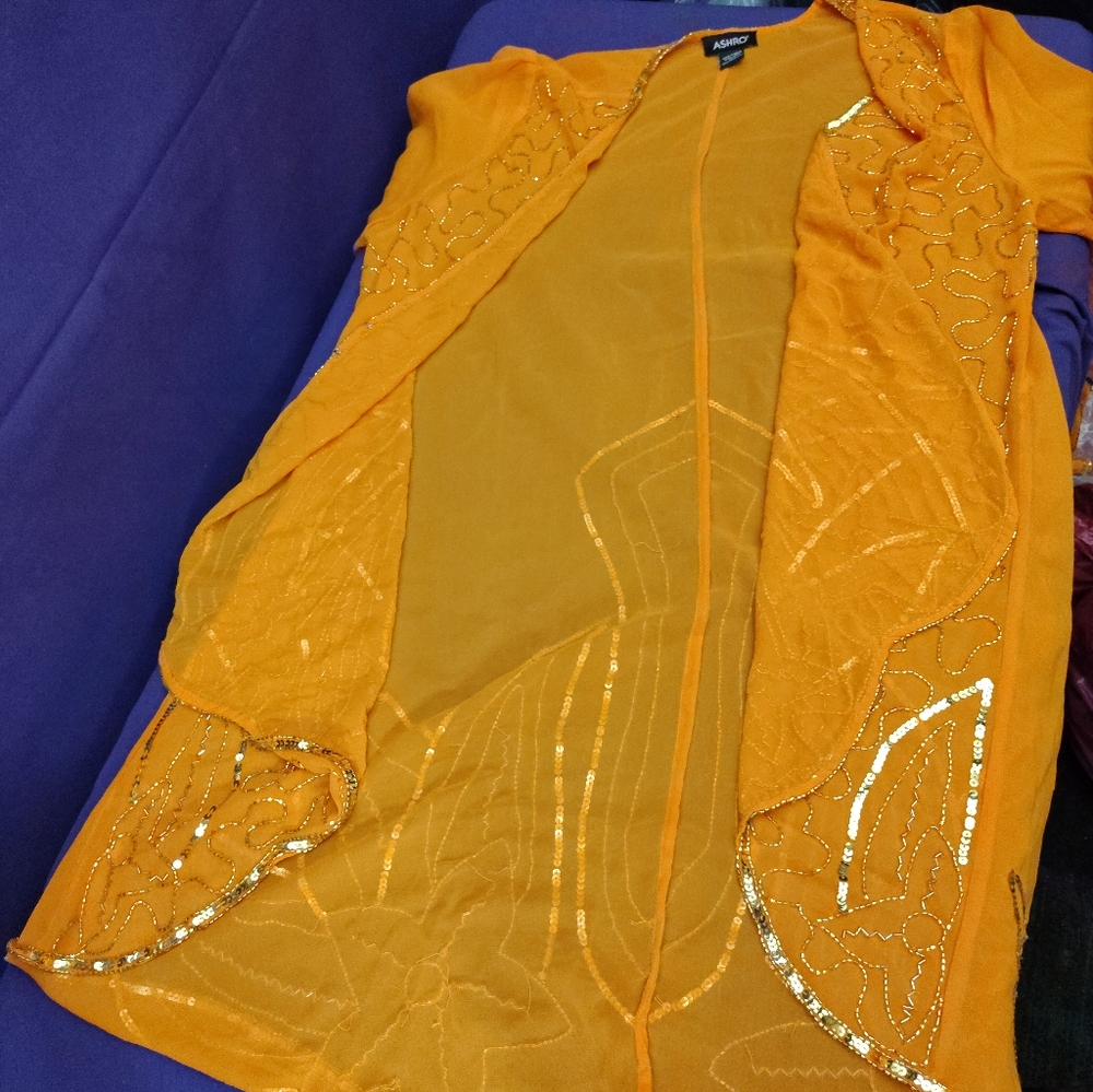 Ashro 3 Piece Set with Embellishments - Picture 8 of 11